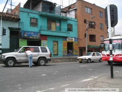 Via y locales comerciales en el Sector de San Lorenzo de Medellin
CEHAP, 2006
Palabras clave: COMERCIO SAN LORENZO MEDELLIN VIAS Y TRANSPORTE