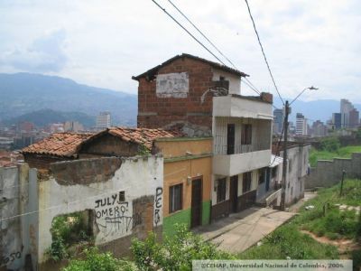 Estado de las viviendas en el  Sector de San Lorenzo de Medellin
CEHAP, 2006
Palabras clave: SAN LORENZO MEJORAMIENTO