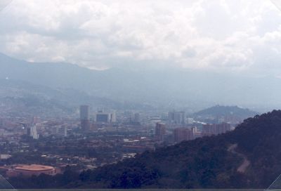 Panoramica del centro Medellin desde el Cerro El Volador
CEHAP, 1999
Palabras clave: PANORAMICAS MEDELLIN