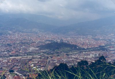 Panoramica de Medellin
Cehap 1999
Palabras clave: PANORAMICAS MEDELLIN