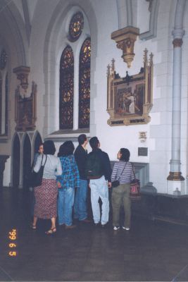 Interior Iglesia Guayaquil
cehap 1999
Palabras clave: IGLESIAS