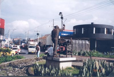 Escultura "El Mecanico" en el Barrio Guayaquil de Medellin. Obra de Justo Arosemena
CEHAP, 1999
Palabras clave: ARTE URBANO MEDELLIN