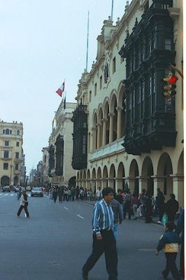 Centro de la ciudad de Lima Peru
Cehap-Forhum 2001
Palabras clave: CENTRO DE LIMA ARQUITECTURA