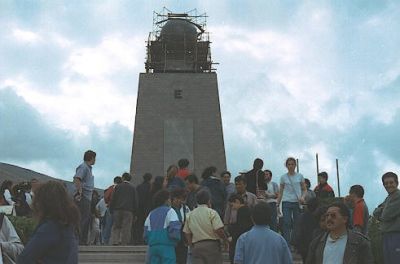 Monumento en Quito
Cehap 2001

Palabras clave: SITIOS TURISTICOS QUITO