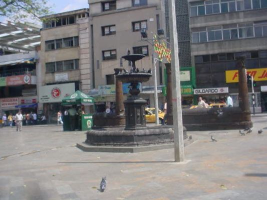 Plazuela de la Veracruz en el centro de Medellin
2006
Palabras clave: PLAZUELA VERACRUZ