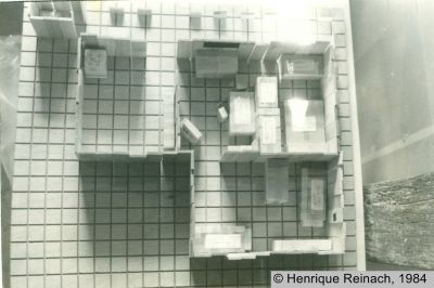 Maqueta utilizada en la discusión del proyecto Vila Nova Cachoeirinha
Henrique Reinach, 1984
Palabras clave: Autoconstrucción Vivienda Sao Paulo Brasil