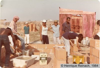 Participación de la comunidad en proceso de autoconstrucción  en Vila Nova Cachoeirinha
Henrique Reinach, 1984
Palabras clave: Autoconstrucción Vivienda Sao Paulo Brasil