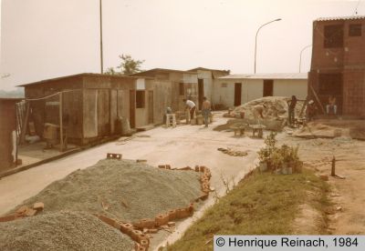 Participación de la comunidad en proceso de autoconstrucción  en Vila Nova Cachoeirinha
Henrique Reinach, 1984
Palabras clave: Autoconstrucción Vivienda Sao Paulo Brasil