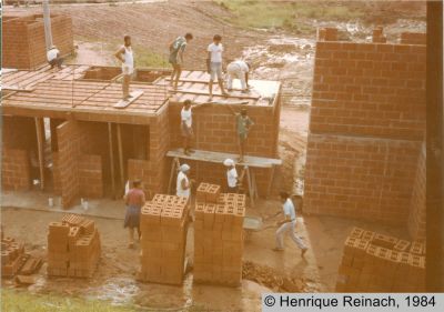 Participacion de la comunidad en proceso de autoconstruccion  en Vila Nova Cachoeirinha
Henrique Reinach, 1984
Palabras clave: Autoconstrucción Vivienda Sao Paulo Brasil