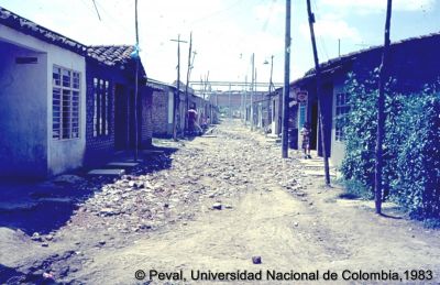 Vías de acceso al Barrio El Poblado Cali
Peval, 1983
Palabras clave: Barrio El Poblado Cali Viviendas