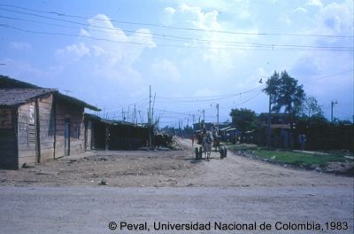 Vías de acceso en el Barrio El Poblado Cali
Peval, 1983
Palabras clave: Barrio El Poblado Cali Viviendas Calles