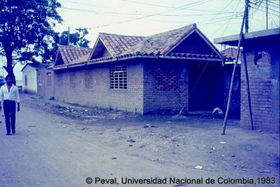 Viviendas y vias en el Barrio El Poblado Cali
Peval, 1983
Palabras clave: Barrio El Poblado Cali Viviendas