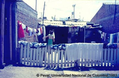 Viviendas en el Barrio El Poblado de Cali
Peval, 1983
Palabras clave: Barrio El Poblado Cali Viviendas