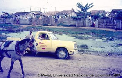 Precariedad de las viviendas en el Barrio El Poblado Cali
Peval, 1983
Palabras clave: Barrio El Poblado Cali Viviendas