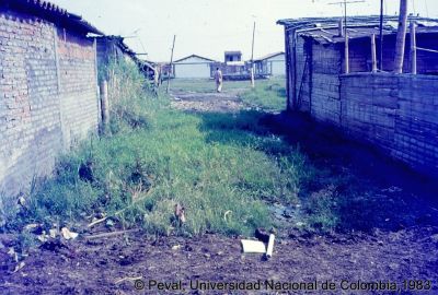 Viviendas en el Barrio el Vallado Cali
Peval, 1983
Palabras clave: Barrio El Vallado Cali Viviendas