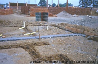 Proceso de loteo y construcción del programa de vivienda en el Barrio El Vallado  Cali
Peval, 1983
Palabras clave: Barrio el Vallado Cali Viviendas