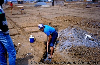 Participación de la comunidad en la autoconstrucción de las viviendas en el Barrio El Vallado Cali
Peval, 1983
Palabras clave: Barrio el Vallado Cali Autoconstrucción Viviendas