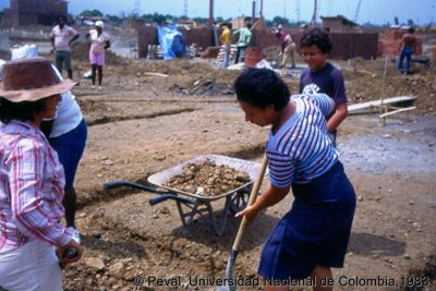 Participación de la comunidad en la autoconstrucción de las viviendas en el Barrio El Vallado Cali
Peval, 1983
Palabras clave: Barrio el Vallado Cali Autoconstrucción Viviendas