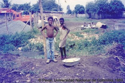 Participación de la comunidad en la autoconstrucción de las viviendas en el Barrio El Vallado Cali
Peval, 1983
Palabras clave: Barrio el Vallado Cali Autoconstrucción Viviendas