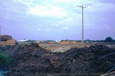 Inicios de obras del programa de construcción de vivienda en el Barrio El Vallado Cali
Peval, 1983
Palabras clave: Barrio el Vallado Cali Autoconstrucción Viviendas