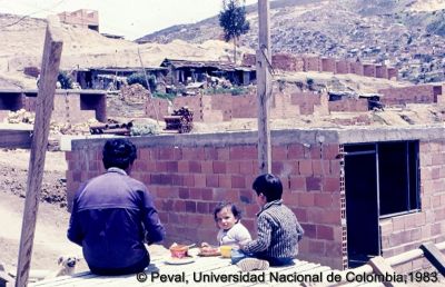 Obras de construcción en las viviendas
Peval, 1983
Palabras clave: Autoconstrucción Viviendas Marandua Bogota
