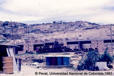 Obras en el Programa de autoconstrucción de viviendas Urbanización Marandua Bogotá
Peval, 1983
Palabras clave: Autoconstrucción Viviendas Marandua Bogota