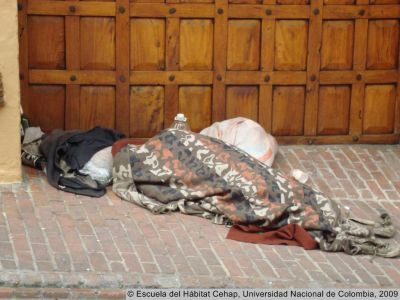 Persona durmiendo en la calle
Cehap, 2009
Palabras clave: Habitante de calle