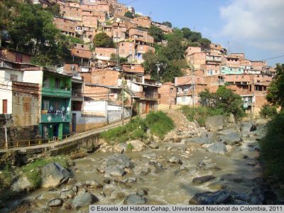 Barrio asentado a las orillas de La Quebrada La Iguaná
Cehap, 2011
