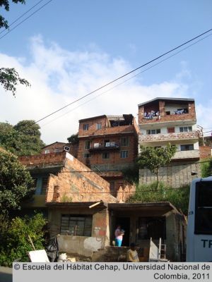 Barrio asentado a las orillas de La Quebrada La Iguaná
Cehap, 2011
