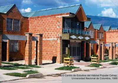 Proyecto de vivienda masiva de clase media de dos niveles en Itagui
Cehap, 1988
Palabras clave: Vivienda Itagui