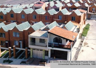Proyecto de vivienda masiva de clase media de dos niveles en Itagui
Cehap, 1988
Palabras clave: Vivienda Itagui