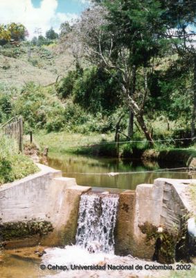 Acueductos rurales en el oriente antioqueño
Cehap, 2002
Palabras clave: Acueductos Oriente Antioqueño