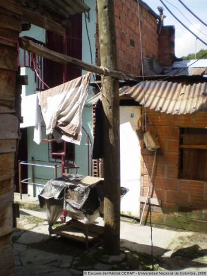 Circulación y acceso a viviendas en el Barrio La Iguaná
CEHAP, 2008
Palabras clave: Barrio La Iguaná Medellín Vivienda