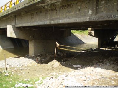 Bajos del Puente sobre La Quebrada La Iguaná sobre la Carrera 65
CEHAP, 2008
Palabras clave: Quebrada La Iguaná Medellín