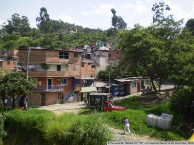 Viviendas a orillas de la Quebrada La Iguaná, Sector El Volador
CEHAP, 2008
Palabras clave: Barrio La Iguaná Medellín