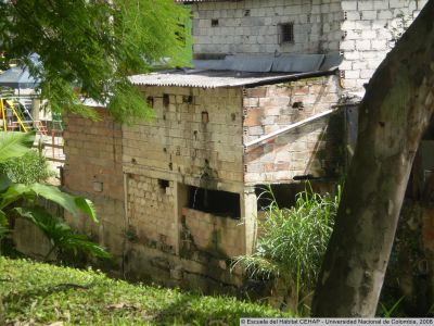 Deterioro de viviendas en el Barrio La Iguaná
CEHAP, 2008
Palabras clave: Barrio La Iguaná Medellín
