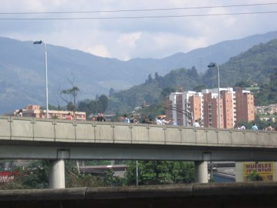 Puente peatonal estacion industriales 
SENIA SALAZAR MALDONADO 2008
Palabras clave: SENDEROS PUENTES PEATONALES METRO