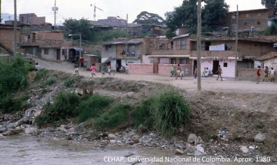 Actividades lúdicas en las riberas de la Quebrada La Iguaná
Cehap, 1980
Palabras clave: LA IGUANA BARRIOS MEDELLIN
