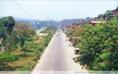 Vía regional en el Barrio Moravia sobre el Río Medellín
Universidad Nacional de Colombia, 2003
Palabras clave: Barrio Moravia Vías