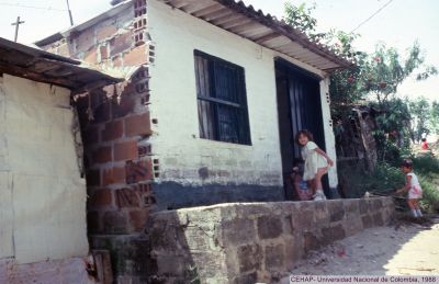 Viviendas barrio Moravia, 1988
Gilberto Arango, 1988
CEHAP
Palabras clave: BARRIO MORAVIA MEJORAMIENTO BARRIAL 1988