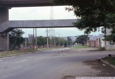 Proceso de construcción del Metro de Medellín en el Barrio Moravia, 1988
Gilberto Arango, 1988
CEHAP
Palabras clave: BARRIO MORAVIA MEJORAMIENTO BARRIAL 1988