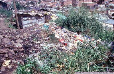 Disposición de basuras en el Barrio Moravia, 1988
Gilberto Arango, 1988
CEHAP
Palabras clave: BARRIO MORAVIA MEJORAMIENTO BARRIAL 1988