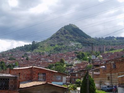 Viviendas en la parte baja del Cerro el Picacho
2007
Palabras clave: EL PICACHO DOCE DE OCTUBRE MEDELLIN BARRIOS