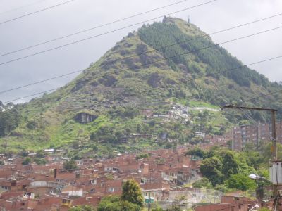 Viviendas en la parte baja del Cerro el Picacho
2007
Palabras clave: EL PICACHO MEDELLIN BARRIOS
