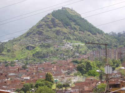 Viviendas en la parte baja del Cerro el Picacho
2007
Palabras clave: EL PICACHO MEDELLIN BARRIOS