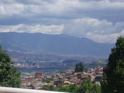 Vista de la Zona Noroccidental
CEHAP 2007
Palabras clave: DOCE DE OCTUBRE MEDELLIN BARRIOS