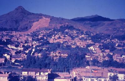 Panorámica del cerro Pan de Azucar
CEHAP, 1987
Palabras clave: VILLATINA DESASTRES MEDELLIN