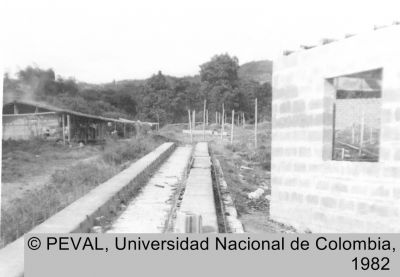 Inicio de obras del proyecto de autoconstrucción de la Organización de Destechados Camilo Torres
Peval, 1982
Palabras clave: Autoconstrucción Vivienda Pereira