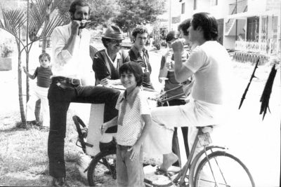 Función recreativa de la calle en el Barrio San Javier
Unal - Facultad de Arquitectura, 1976
Palabras clave: Recreación Barrios Medellín Juegos de calle