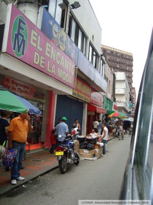 Zona comercial en el centro de Armenia
Palabras clave: Comercio Armenia